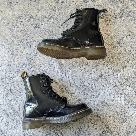 Dr. Martens Black 1460 Patent Leather Shiny Leather Boots Combat Lace Up Size 5 - Picture 2 of 12